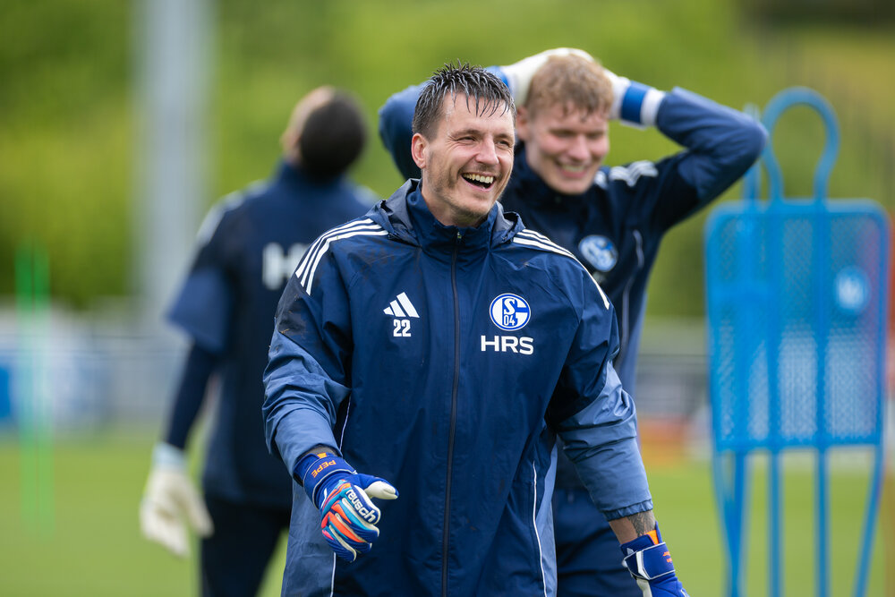 Kevin Müller ergänzte das Schalker Torwartgefüge ohne Anlaufschwierigkeiten. Nun soll der Routinier vertraglich gebunden werden. Foto: RHR-Foto/EWERT